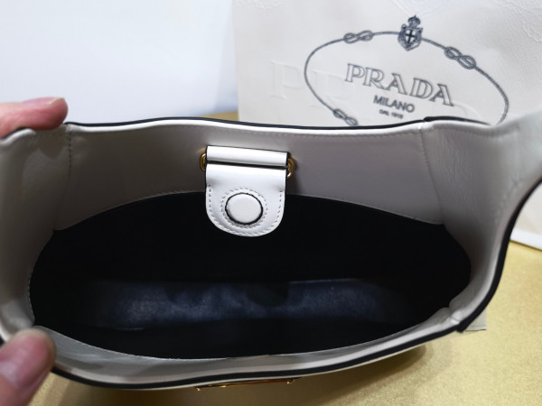 Pra*a leather shoulder bag