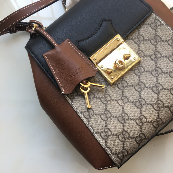 G*u*i backpack style ‎498194