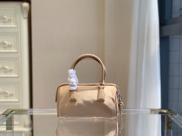 Pra*a re-edition 2005 nylon bag