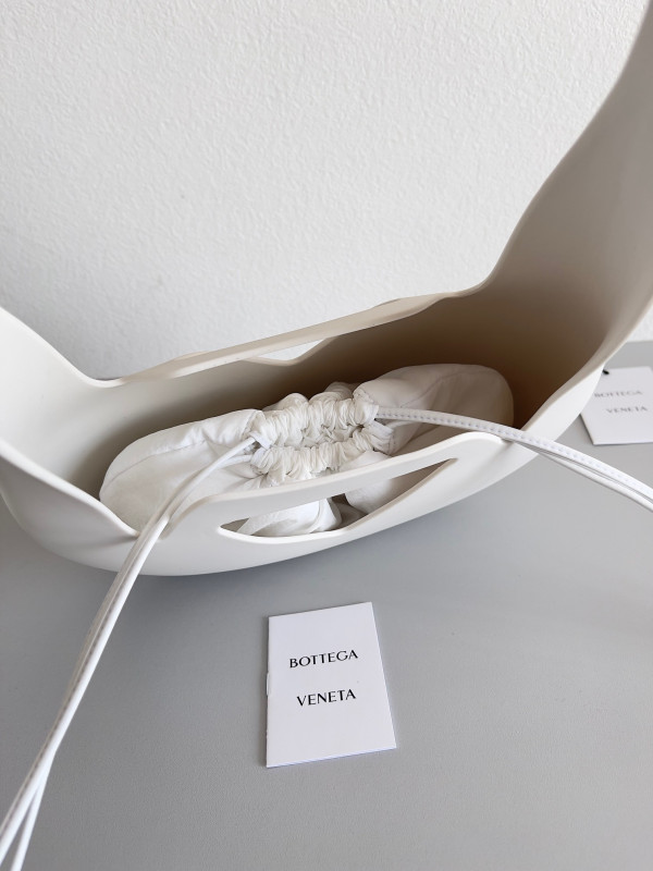 bo*te*ga Ve*ne*ta punch