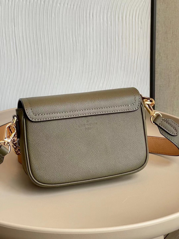 l0*is V*t0n lockme tender