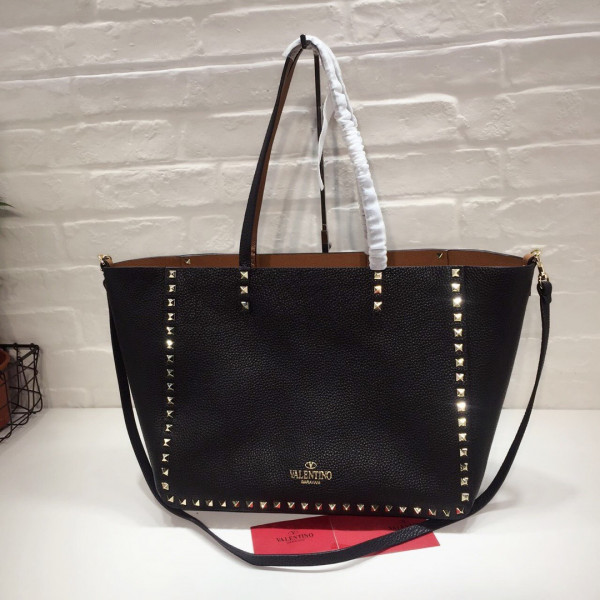 VALENTINO MEDIUM GRAIN CALFSKIN LEATHER ROCKSTUD BAG