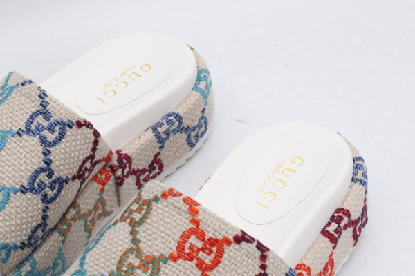 G*u*i platform slide sandal