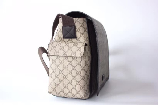 g*u*i gg S*p*e diaper bag