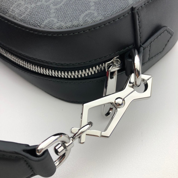 G*u*i gg black shoulder bag