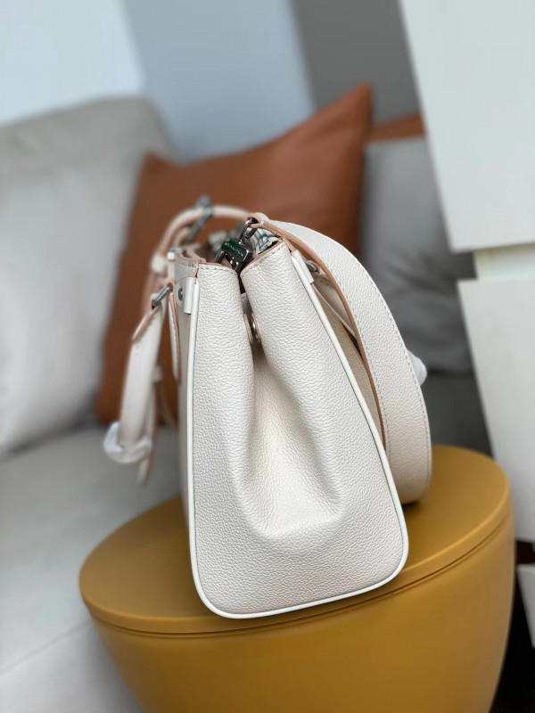 l0*is V*t0n grenelle tote mm