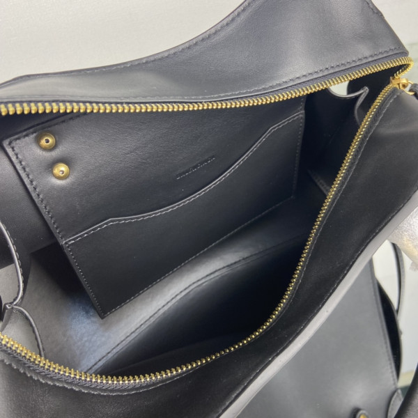 Ba*len*cia*ga neo classic small top handle bag