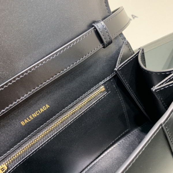 Ba*len*cia*ga  hourglass chain bag