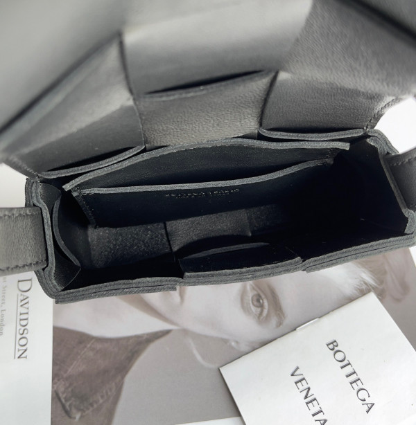 bo*te*ga Ve*ne*ta candy mini cassette-12*8*4cm