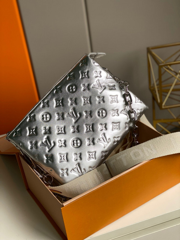 l0*is V*t0n coussin pm