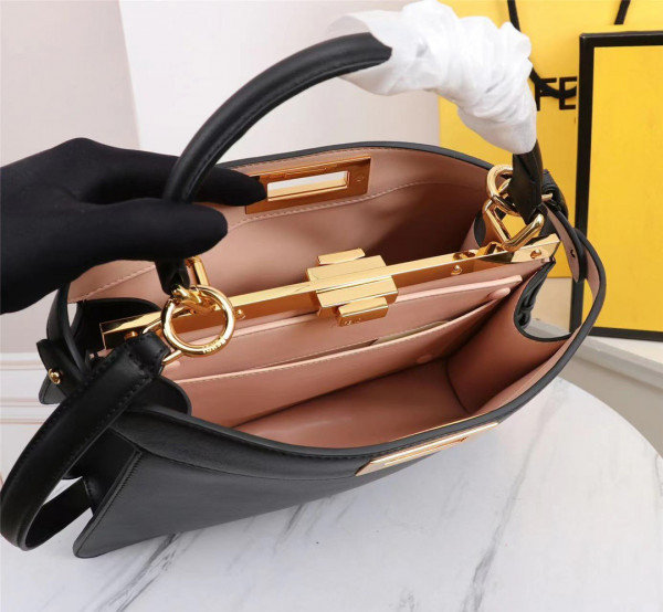 F**di peekaboo iseeu medium