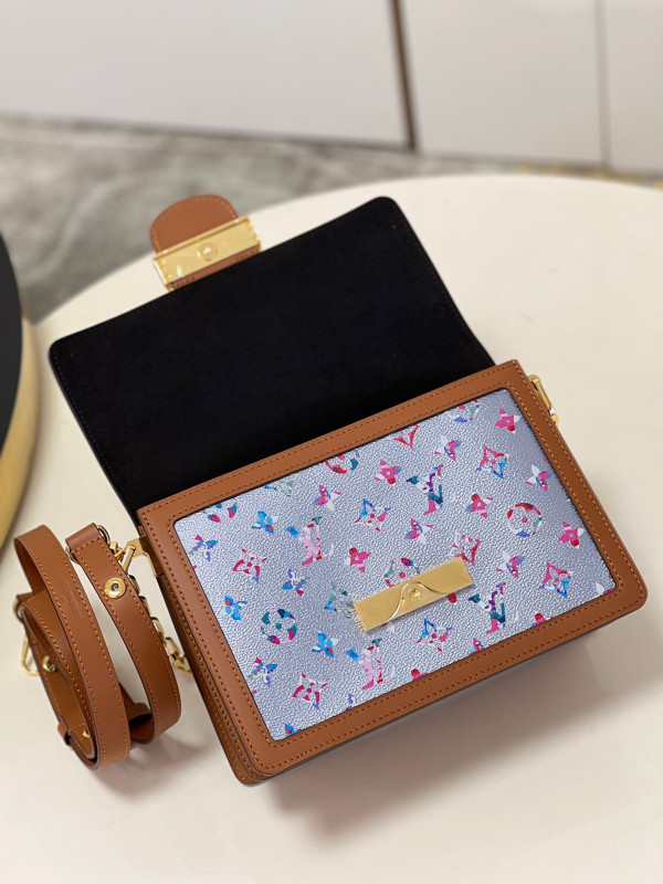 l0*is V*t0n dauphine mm