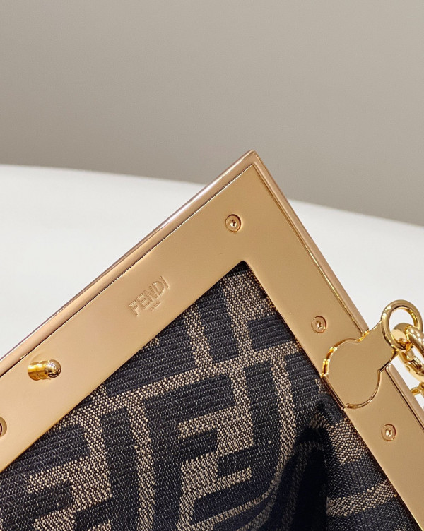 F**di first-32.5-15-23.5cm