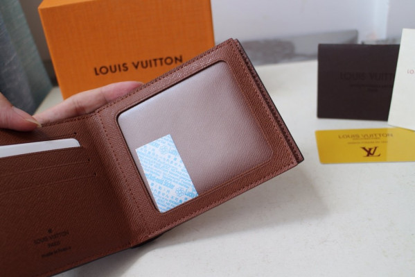 l0*is V*t0n amerigo wallet