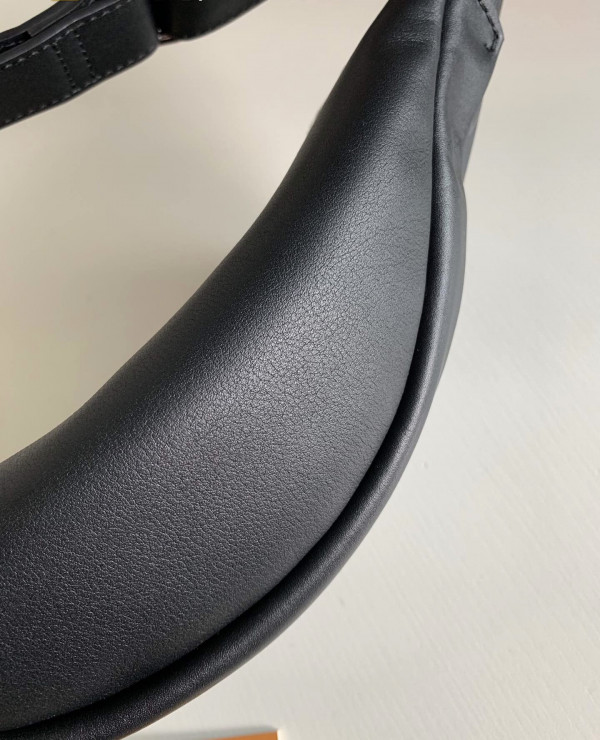 l0*is V*t0n discovery bumbag