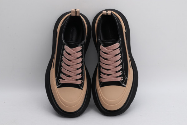 ale*d*r M*Q*en tread slick lace up