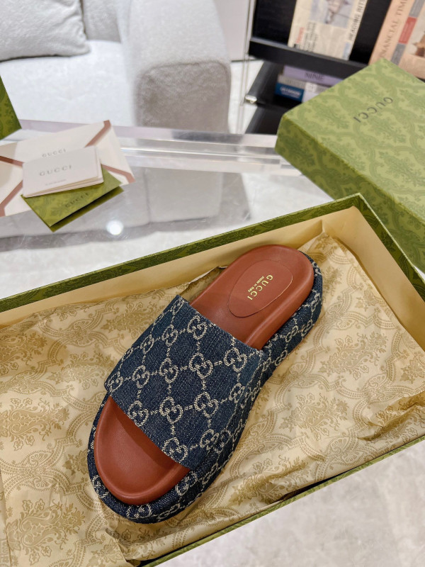 G*u*i  platform slide