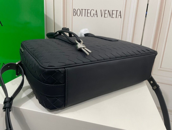 bo*te*ga Ve*ne*ta getaway large briefcase