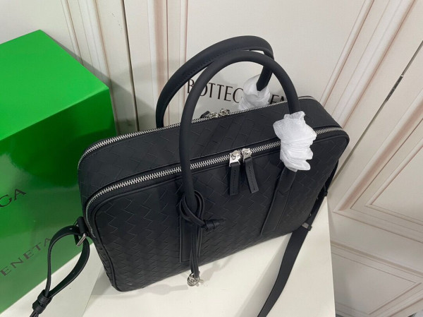 bo*te*ga Ve*ne*ta getaway large briefcase