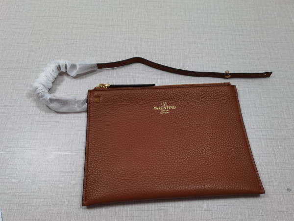 VALENTINO MEDIUM STRAW SUMMER TOTE