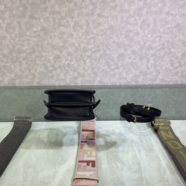 F**di nano peekaboo maxi handle