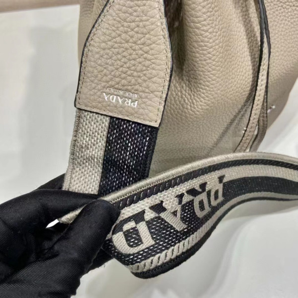 Pra*a  leather bucket bag