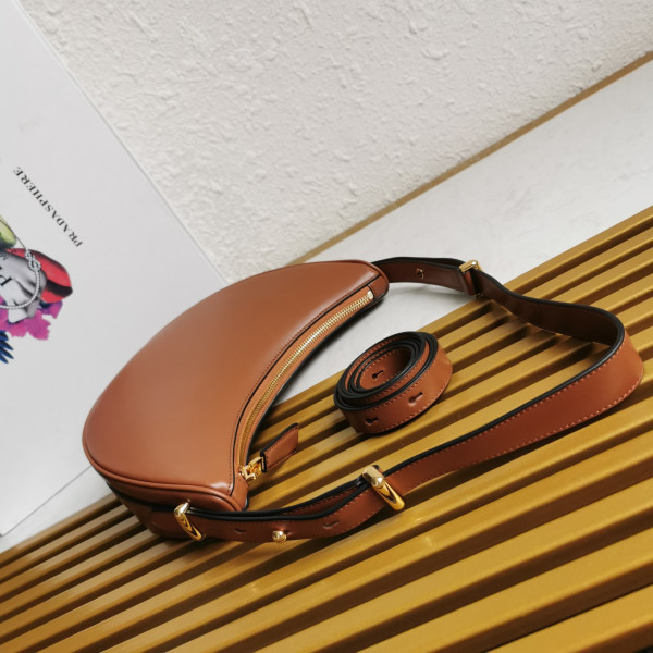 Pra*a arqué leather shoulder bag-22.5*18.5*6cm