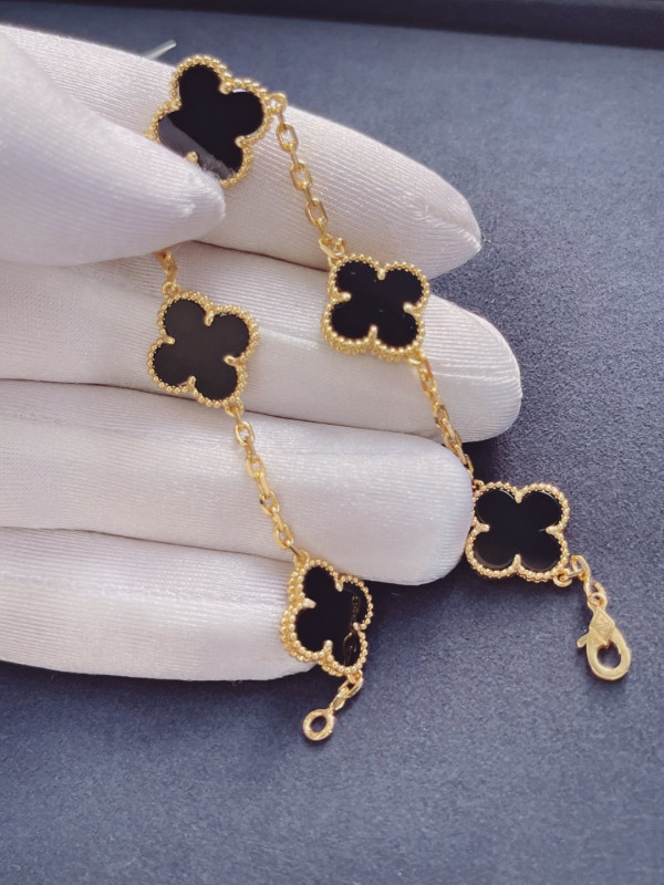 V*N CL*F & arpels  perlée bracelet