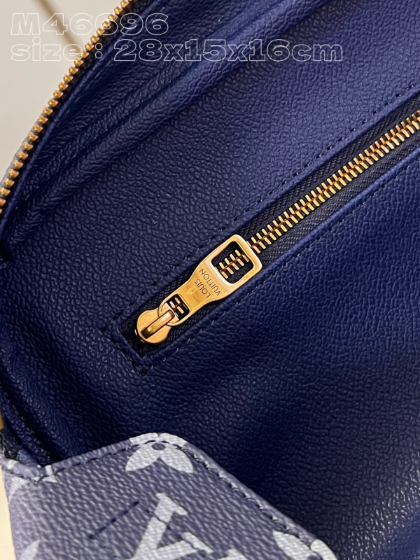 l0*is V*t0n dopp kit toilet pouch