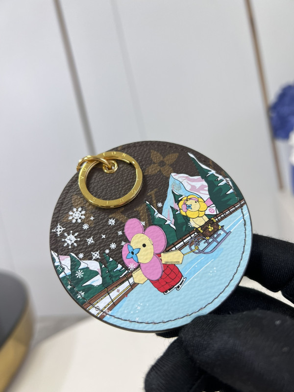 l0*is V*t0n illustre ice skate bag charm and key holder