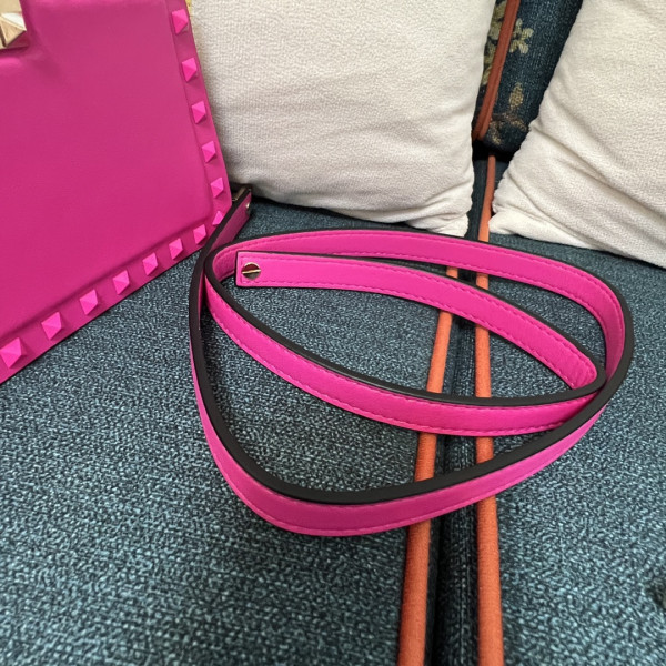 VALENTINO ROCKSTUD CALFSKIN CLUTCH