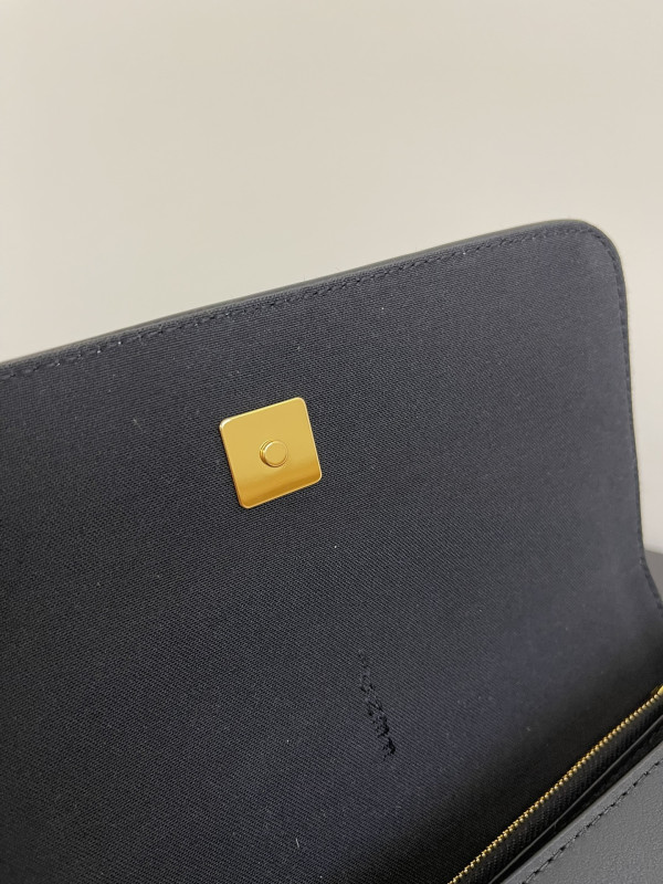 F**di graphy bag-22*5*11cm