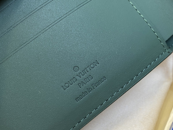 l0*is V*t0n multiple wallet-11.5*9*1.5cm