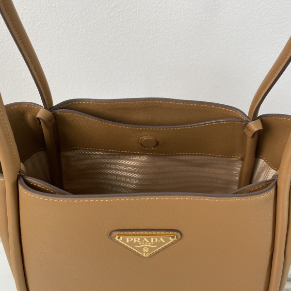 Pra*a medium leather handbag-25*18.5*12.5cm