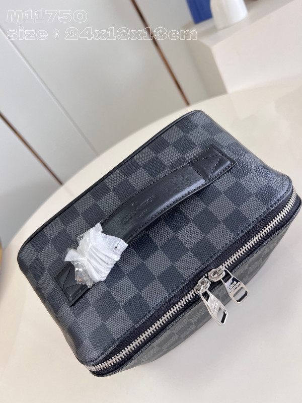 l0*is V*t0n toiletry bag-24*13*13cm