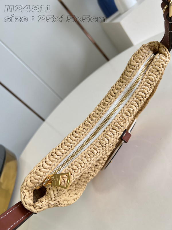 l0*is V*t0n croissant mm