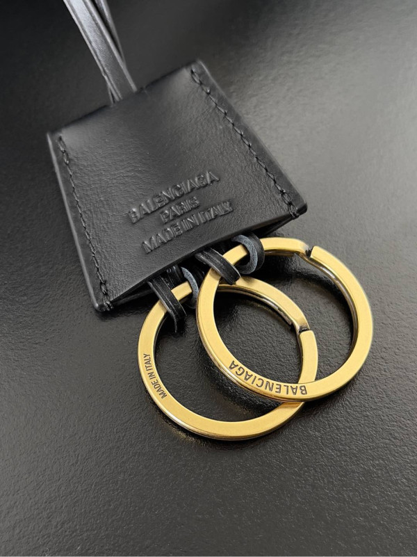 Ba*len*cia*ga bel air large shoulder bag