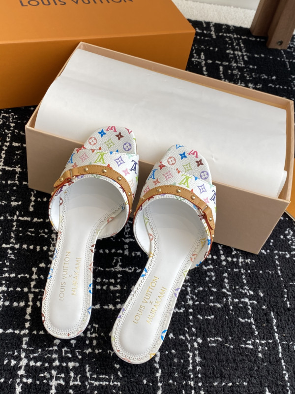 l0*is V*t0n slippers