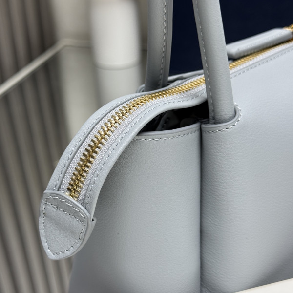 Pra*a darling medium shoulder bag