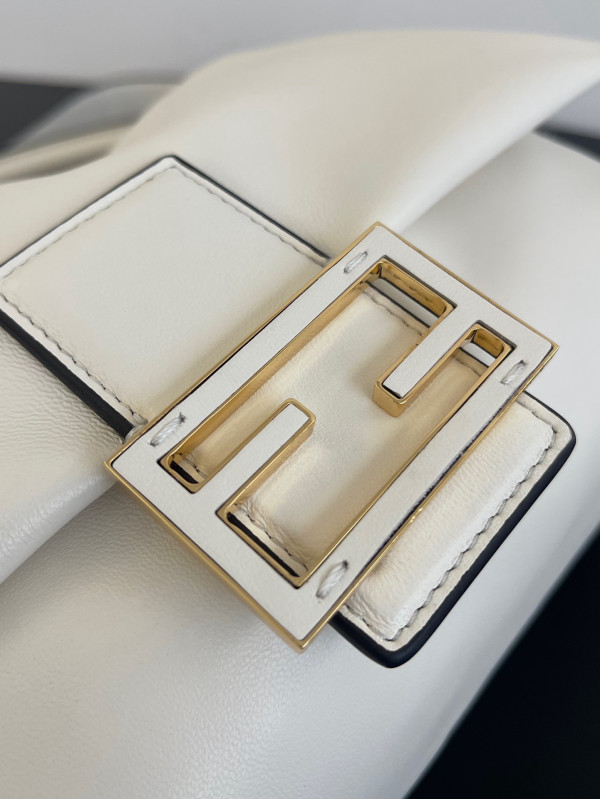 F**di mamma baguette