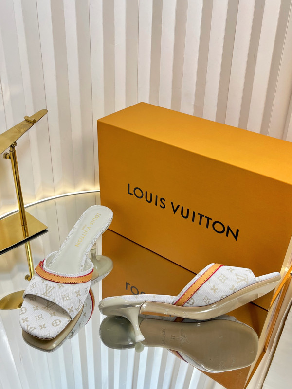 l0*is V*t0n slippers