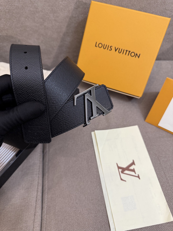 l0*is V*t0n men belt