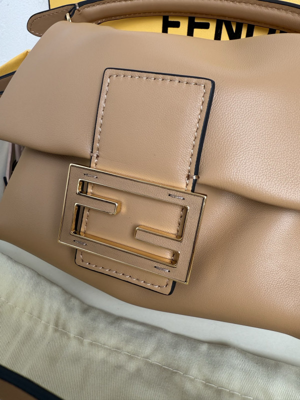 F**di mamma baguette