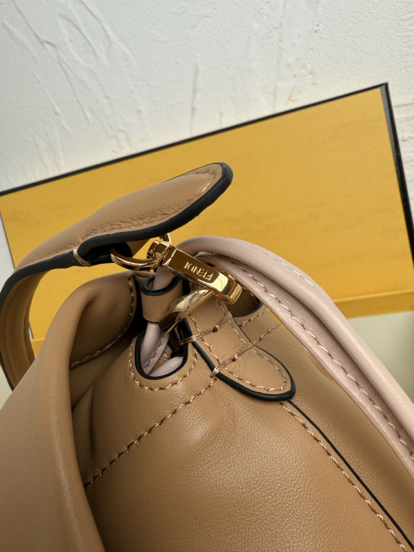 F**di mamma baguette