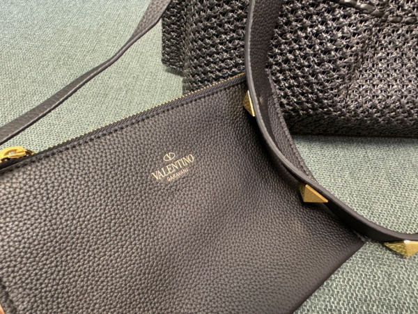 VALENTINO MEDIUM STRAW SUMMER TOTE