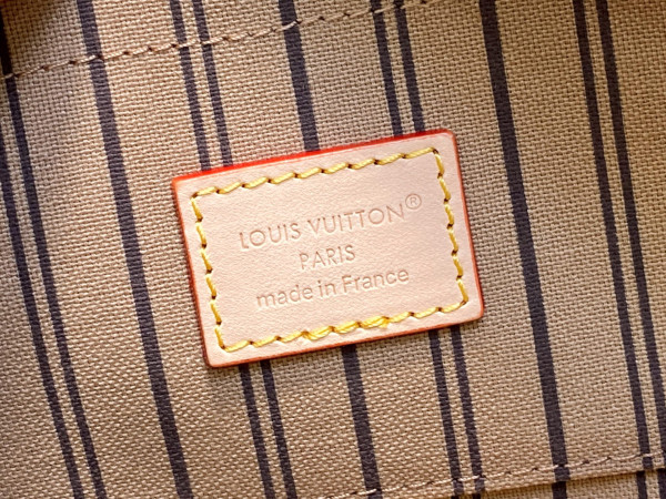 l0*is V*t0n hang on - 11.5*6.5*26cm