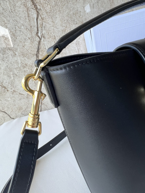 Ce**e small bucket l0*ise in smooth calfskin - 16-19-12cm