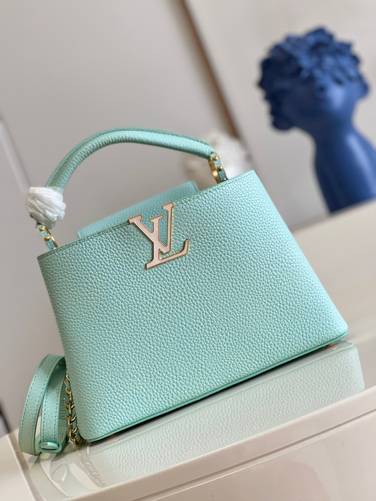 l0*is V*t0n capucines bb