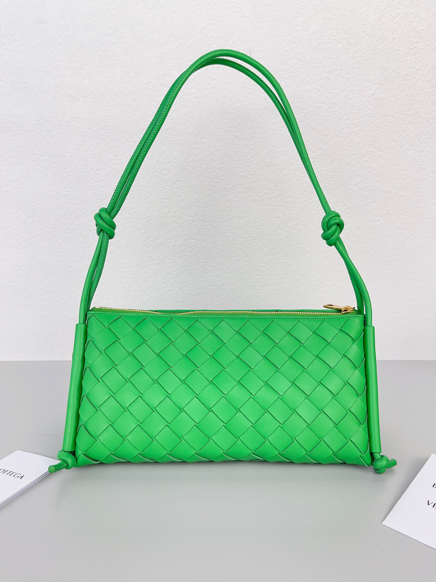 bo*te*ga Ve*ne*ta pouch on strap