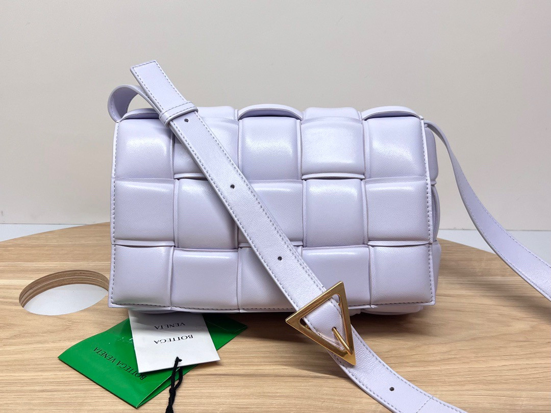 bo*te*ga Ve*ne*ta cassette